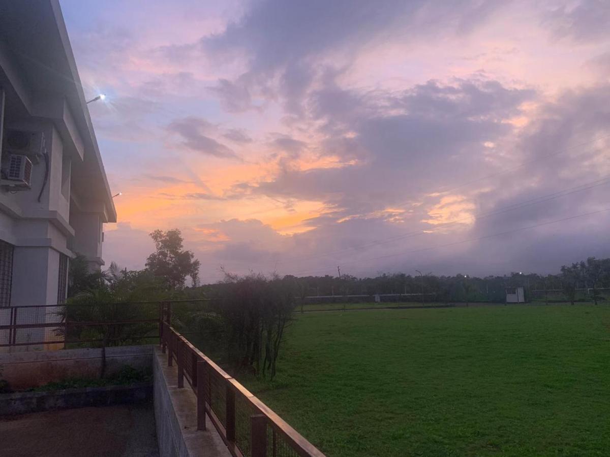 Mizzle Lägenhet Lonavala Exteriör bild
