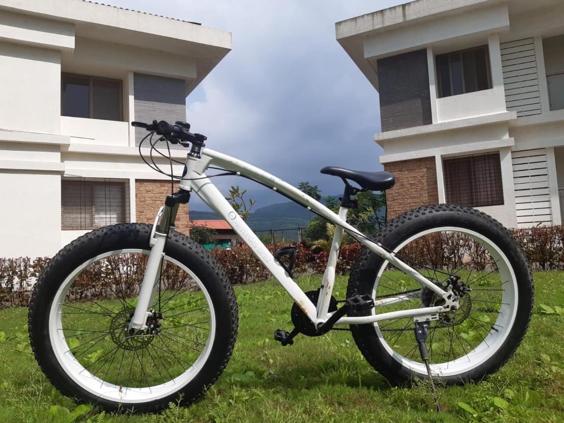 Mizzle Lägenhet Lonavala Exteriör bild